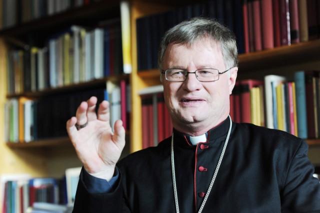 bischof_manfred_scheuer_2013_g_web_1.jpg