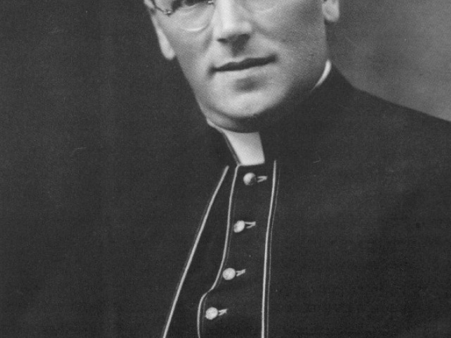 Carl Lampert kommt auf die Theaterbühne 