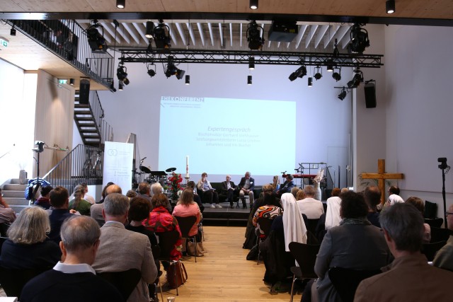 Ehekonferenz: Bischof sieht Ehe als "österliches Projekt"