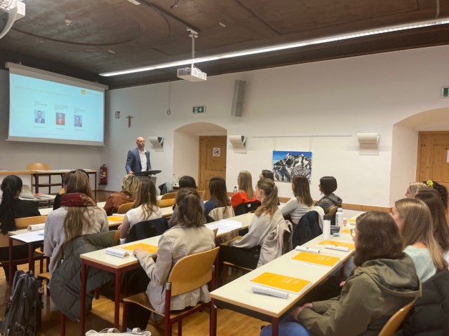 KPH Edith Stein: Neue Volksschullehrerausbildung gestartet