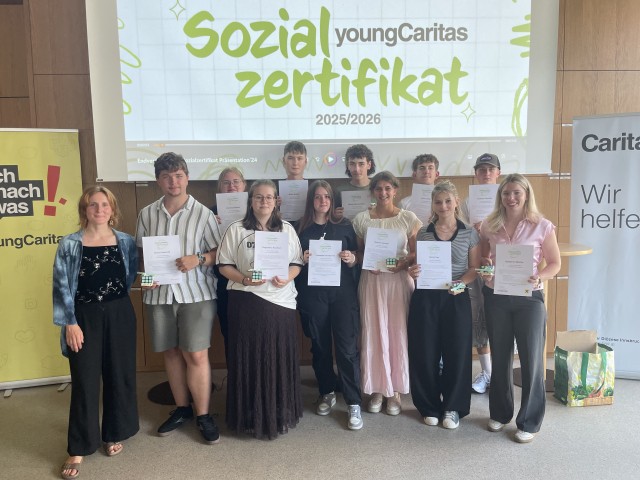 Sozialzertifikate an 15 engagierte Lehrlinge vergeben