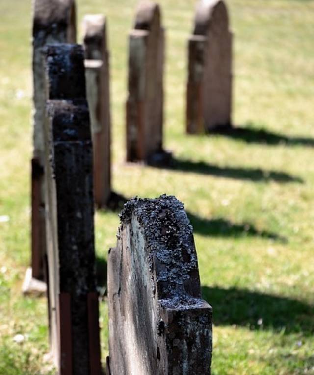 Wanderung zu spirituellen Orten in Innsbruck - Jüdisches Gräberfeld (Westfriedhof)