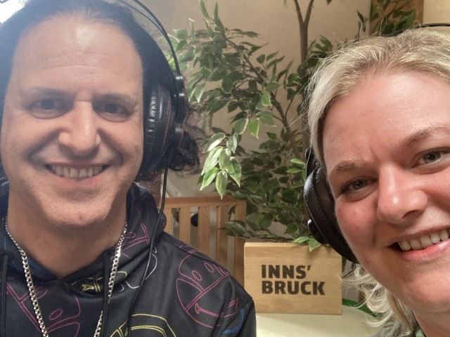 Wer nichts glaubt, muss alles wissen.