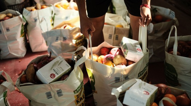 Spendenaufruf für Essenspakete für Geflüchtete auf Lesbos