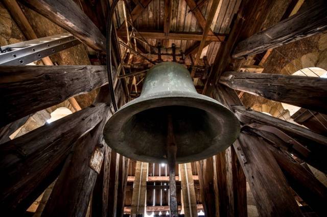 Glockenläuten gegen den Hunger