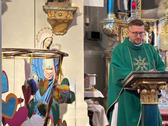 Mit Herzen voller Hoffnung zur Mutter Gottes